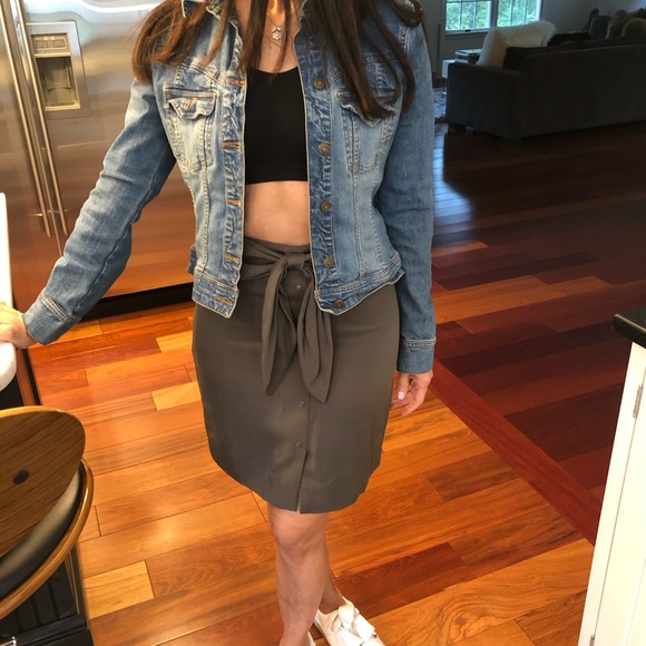 Reiss skirt with snap front and self tie - Picture 3 of 4